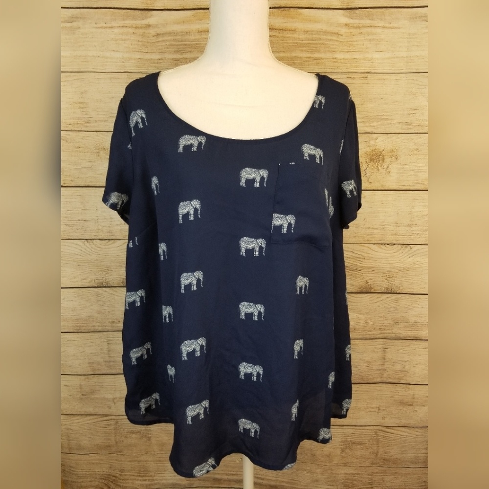 Torrid | Blue light weight elephant shirt - Sz 1